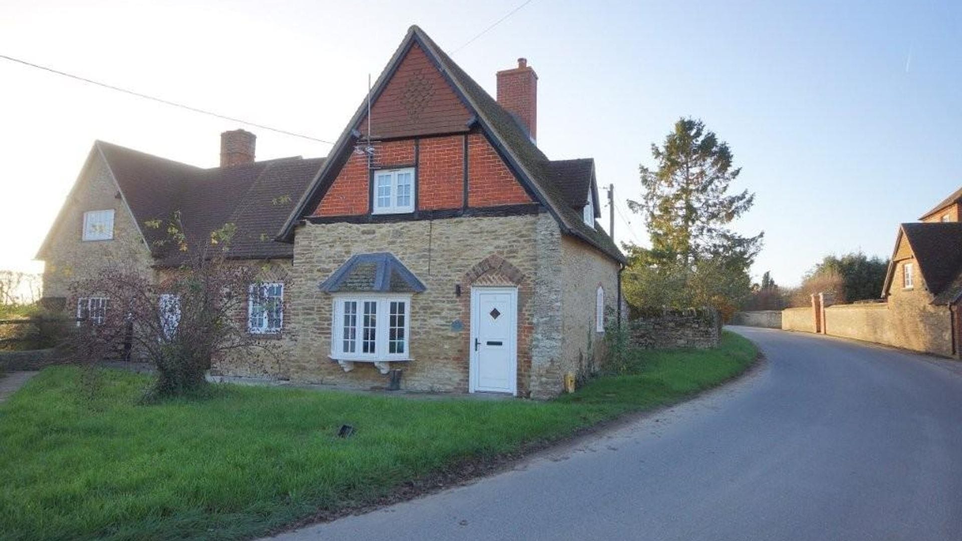 2 Manor Farm Cottages - Main