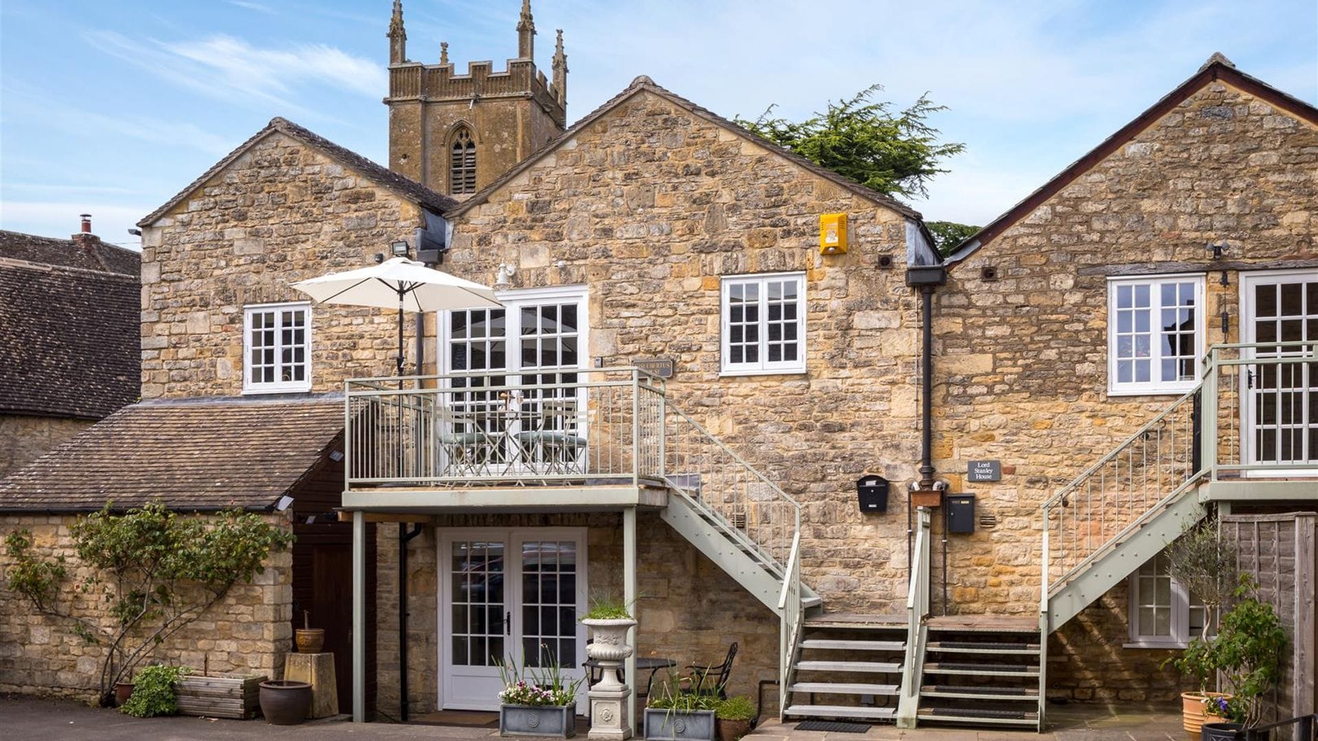 2 - Gislebertus House - GL54 1AA - Full