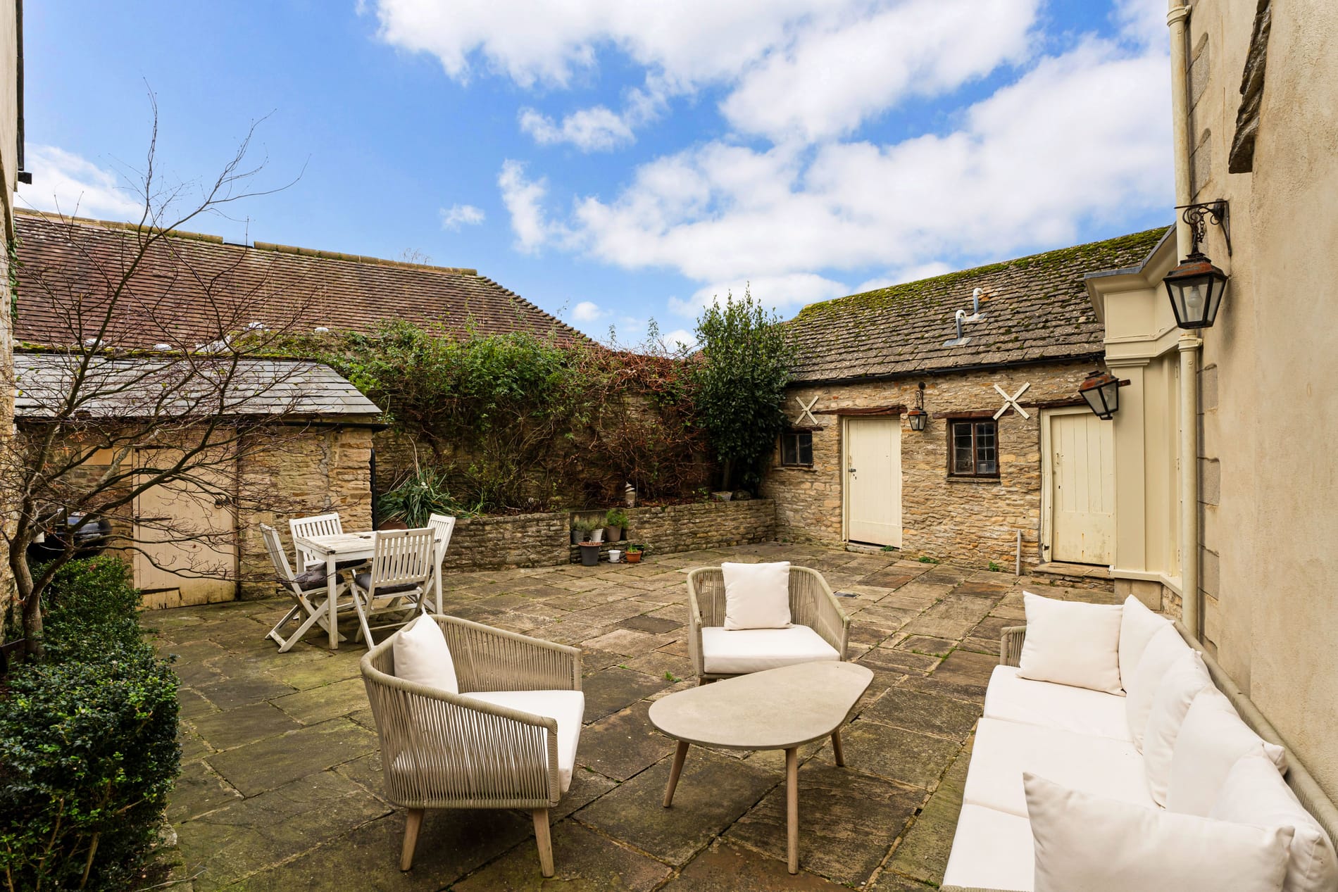 Courtyard with outdoor seating