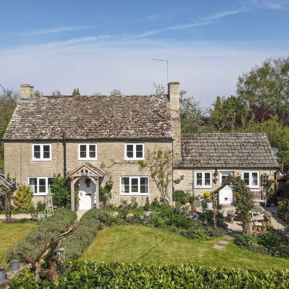 Image for article: Cosy, Cotswold Cottages