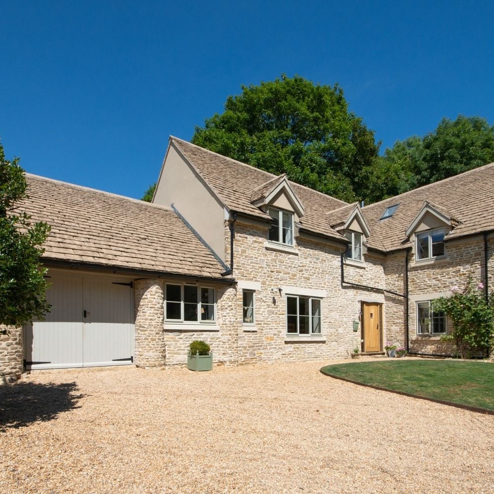 Image for article: Spring forward and make your move to the Cotswolds in March