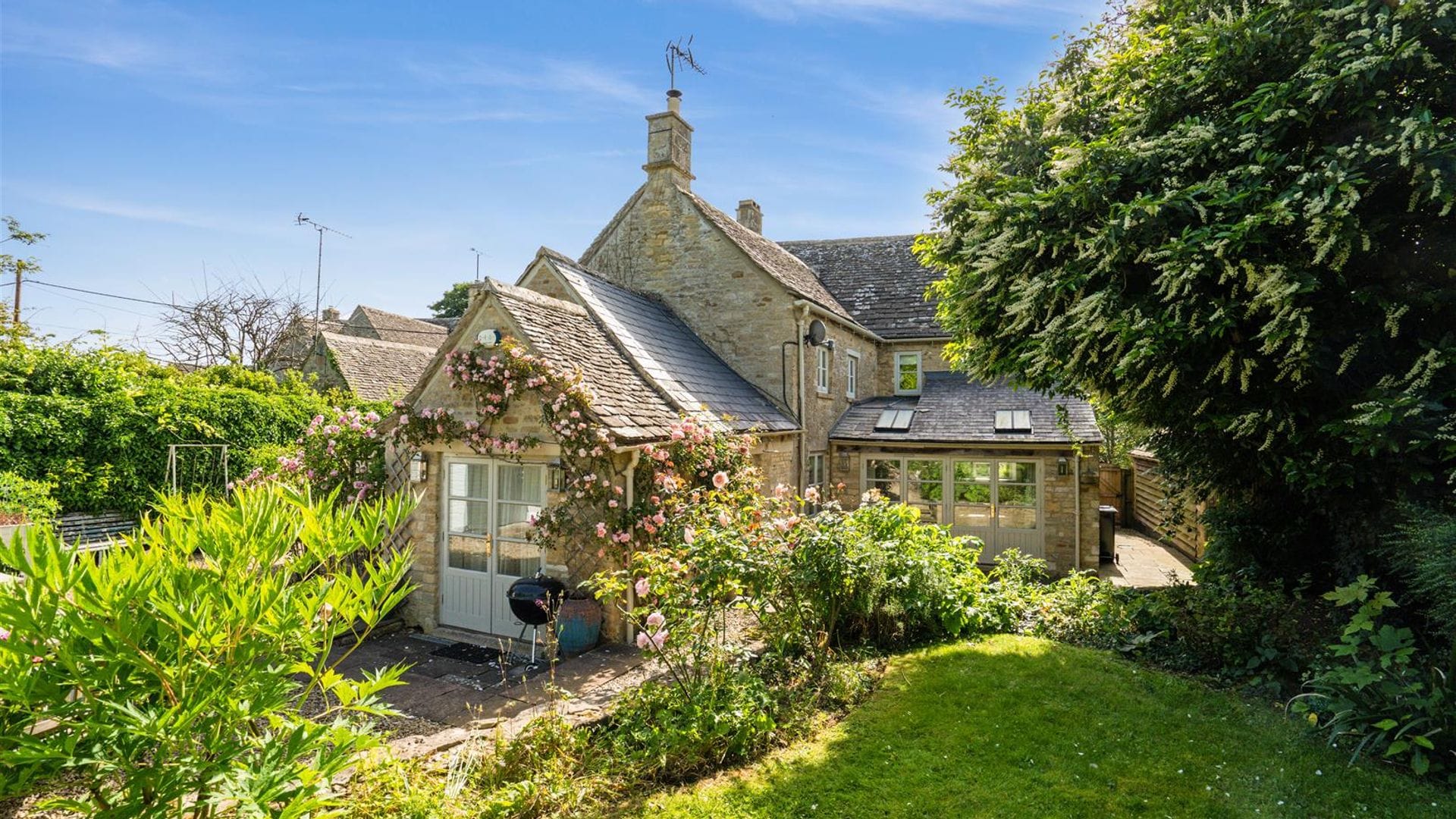 Easter House 301326  (24)