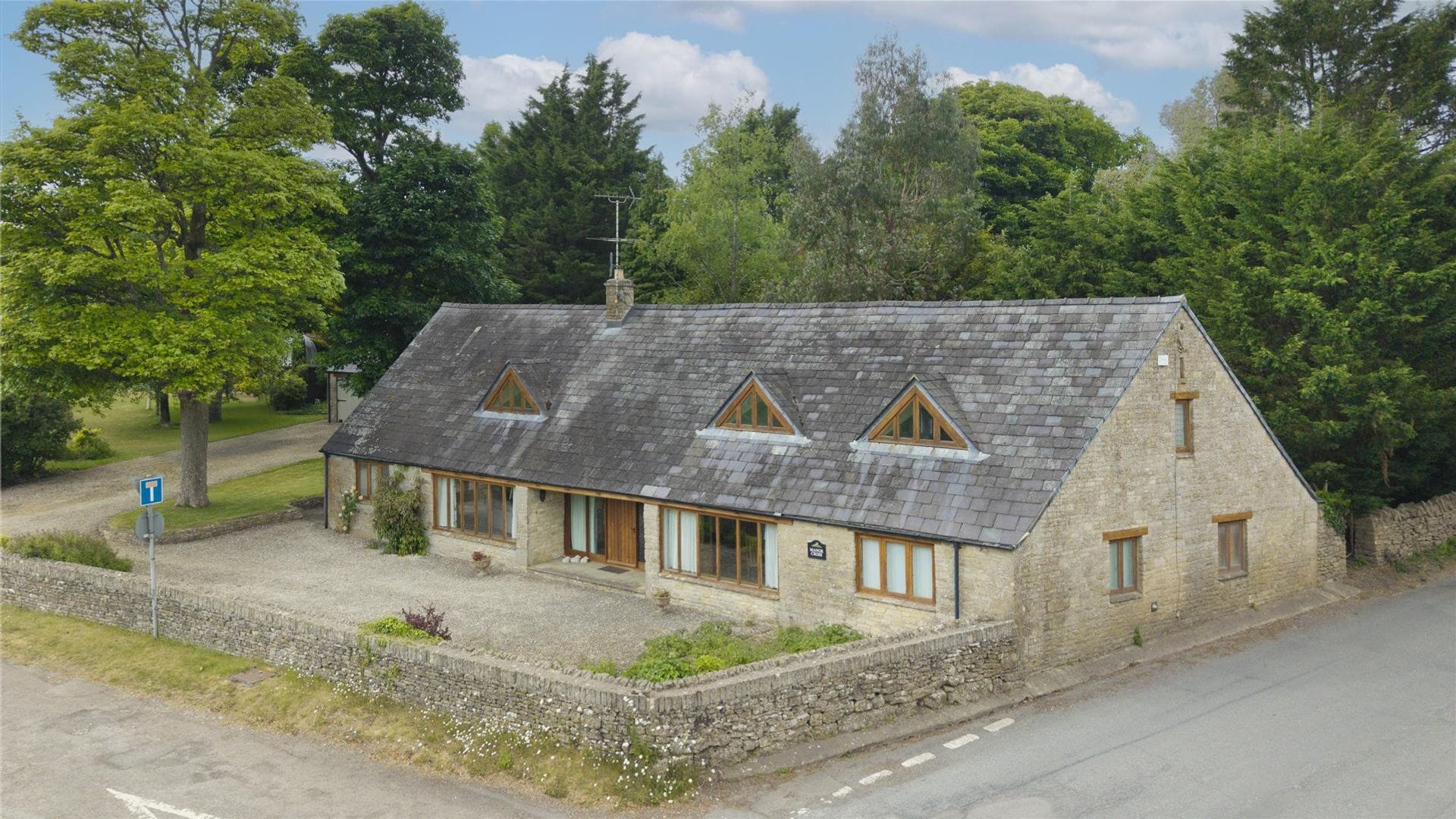 250523ManorCross-1000