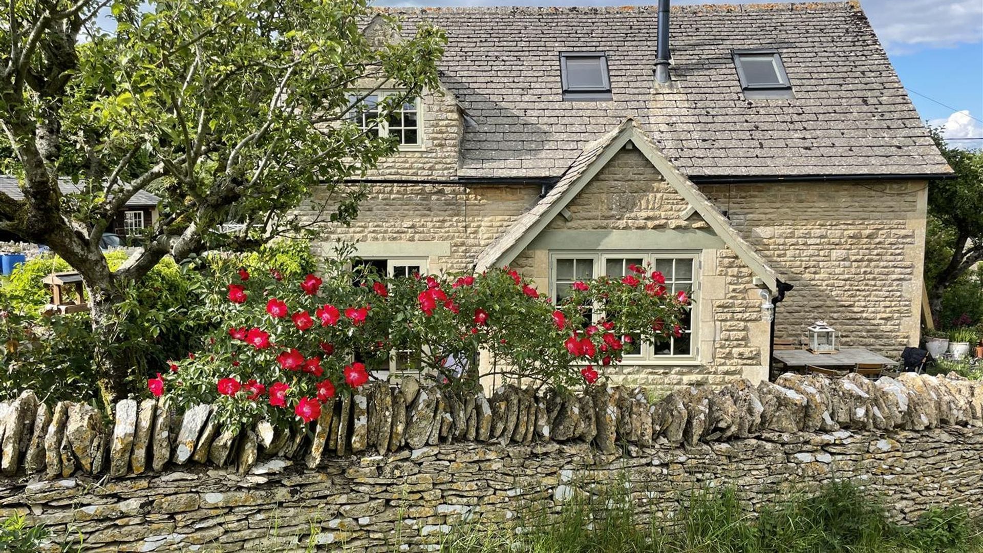 Bourne Cottage - Main